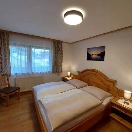Gaestehaus Enzian Apartamento *